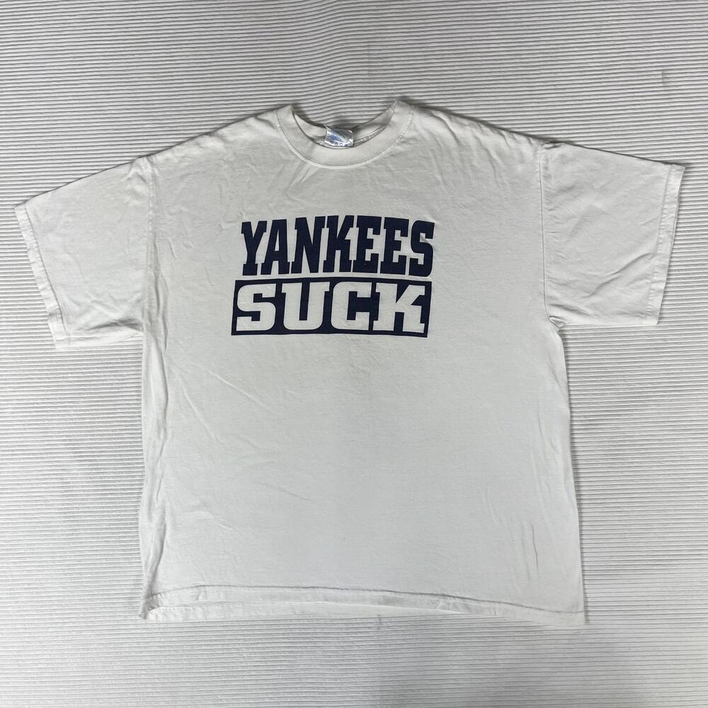 M&O Knits Shirt Mens XL White Yankees Suck Graphic Tee Baseball Funny Sports